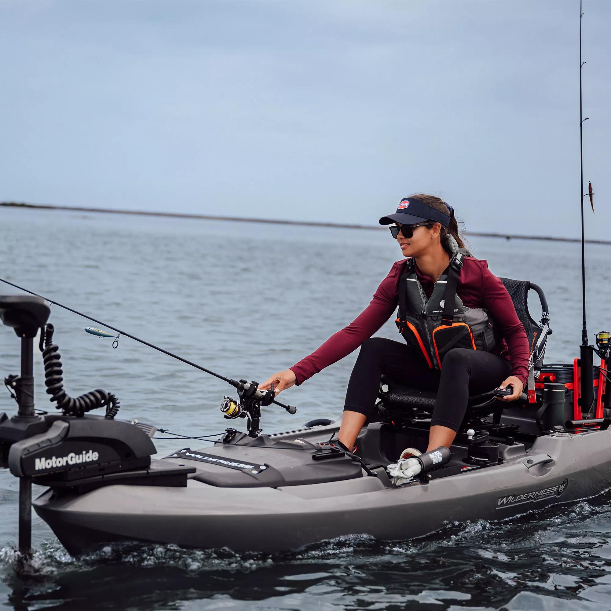 WILDERNESS SYSTEMS - RECON 120 Fishing Kayak with AirPro ACES seat - Green - 9751104216 - LIFE STYLE 3