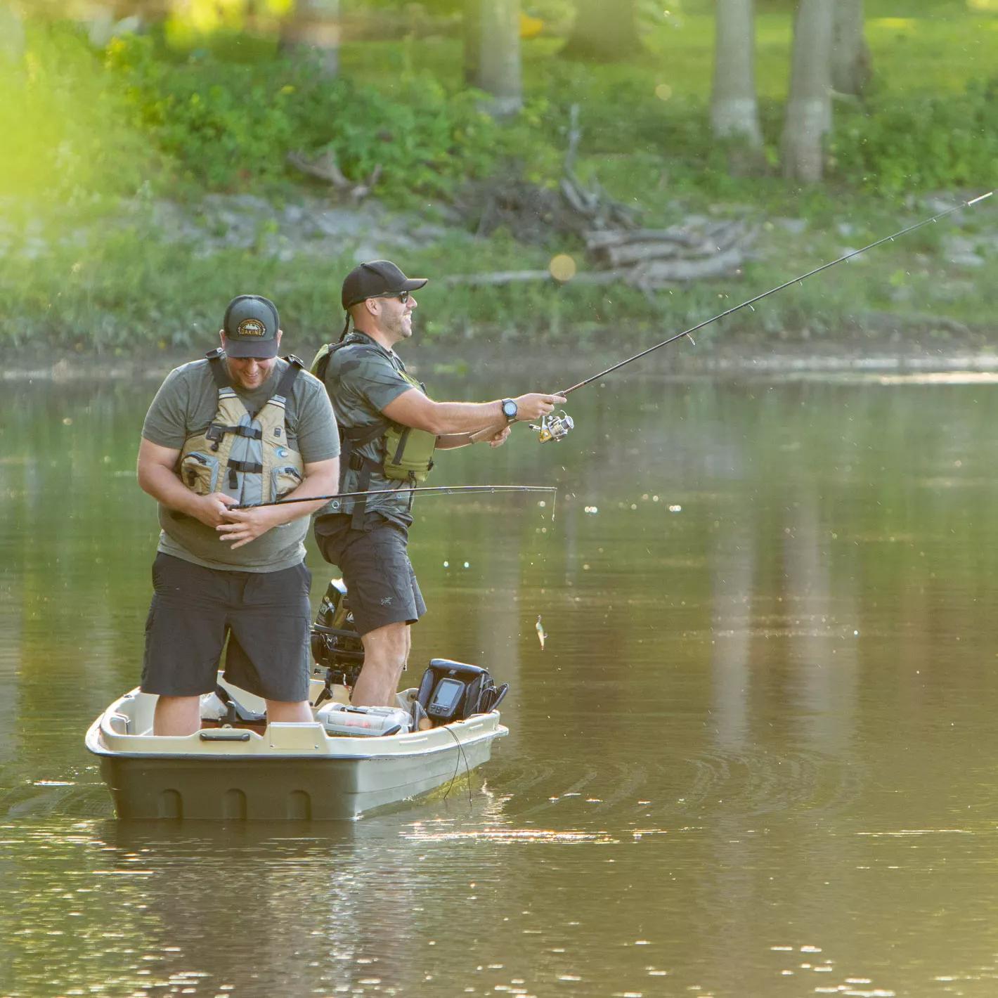 PELICAN - Intruder 12 Fishing Boat - Green - BJA12P105-00 - LIFE STYLE 2