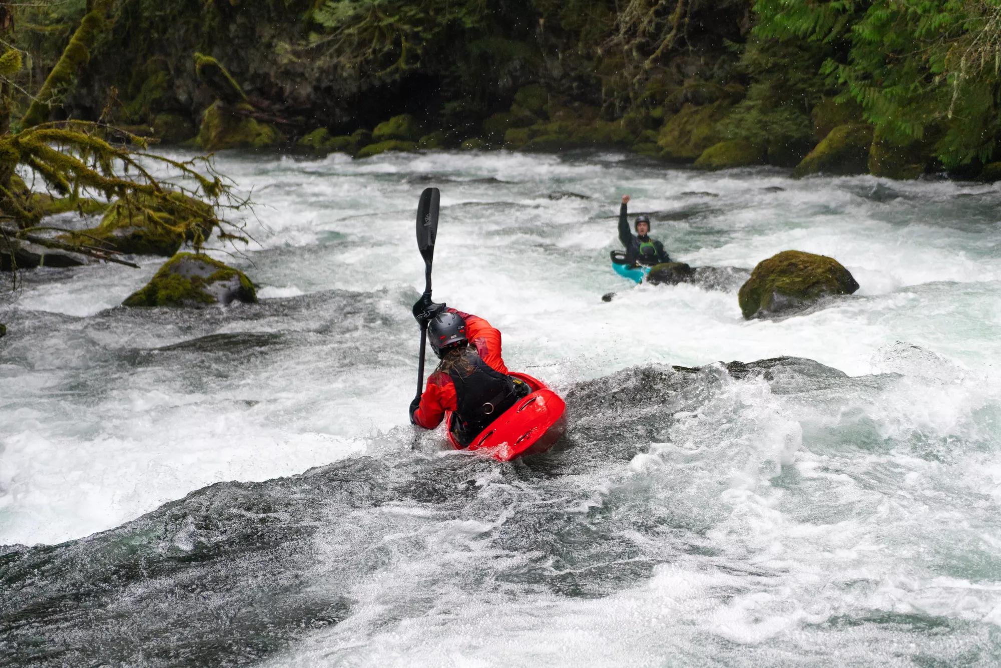 Kayak d'eaux vives polyvalent Indra